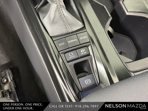 Used 2025 Toyota Camry SE w/ Convenience Package FWD image 36