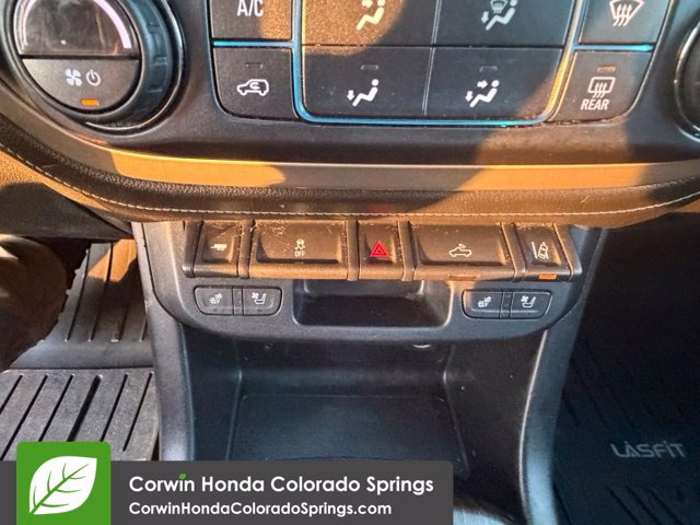 Used 2017 GMC Canyon Denali AWD/4WD image 23