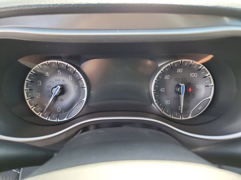 New 2026 Chrysler Pacifica Select image 30