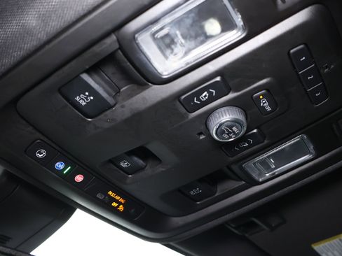 Used 2022 Chevrolet Tahoe Z71 w/ Off-Road Capability Package image 21