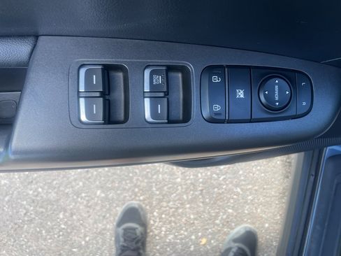 Used 2021 Kia Sportage LX image 16