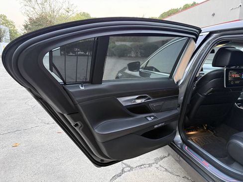 Used 2016 BMW 750i xDrive image 54