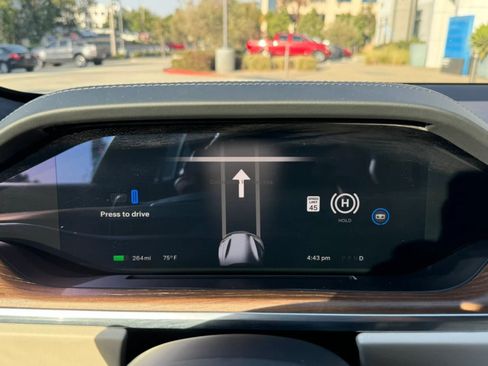 Used 2022 Tesla Model S AWD/4WD image 18