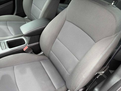 Used 2018 Chevrolet Cruze LT FWD image 13