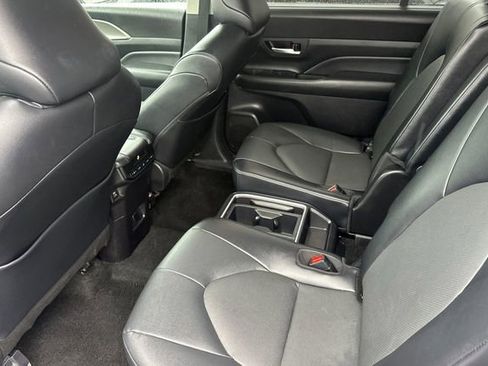 Used 2025 Toyota Grand Highlander AWD image 14