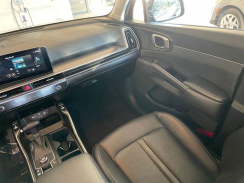 Used 2024 Kia Sorento S image 35