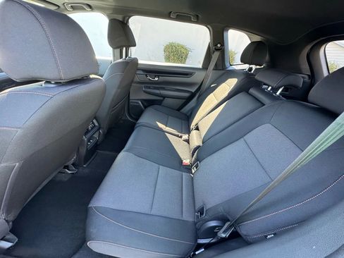 Used 2025 Honda CR-V Sport image 16