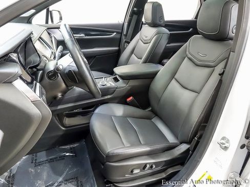 Certified 2025 Cadillac XT5 Premium Luxury image 9