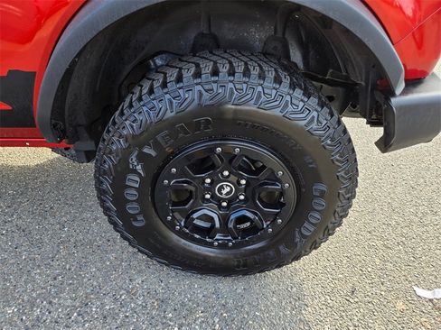 Used 2024 Ford Bronco Wildtrak image 9