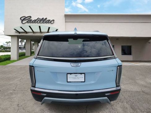 New 2026 Cadillac Vistiq Sport w/ LPO, Floor Liner Package AWD/4WD image 4