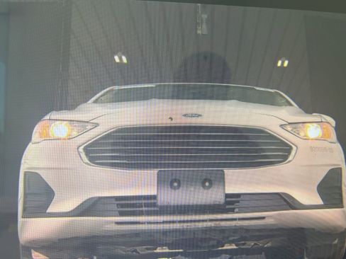Used 2020 Ford Fusion SE image 10