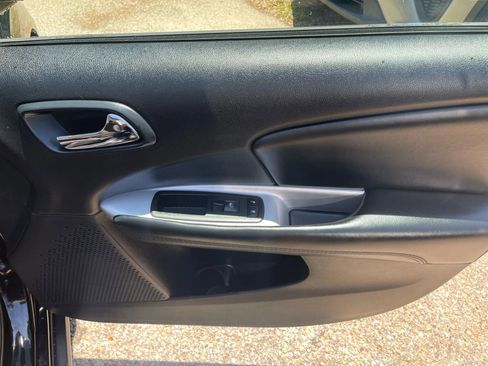 Used 2017 Dodge Journey SE w/ Flexible Seating Group image 18