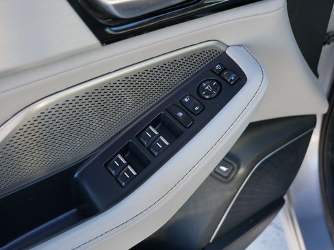 Used 2023 Acura MDX SH-AWD w/ Technology Package image 19