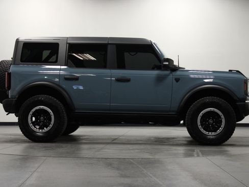 Used 2023 Ford Bronco Badlands AWD/4WD image 3
