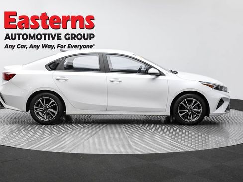 Used 2022 Kia Forte LXS image 4