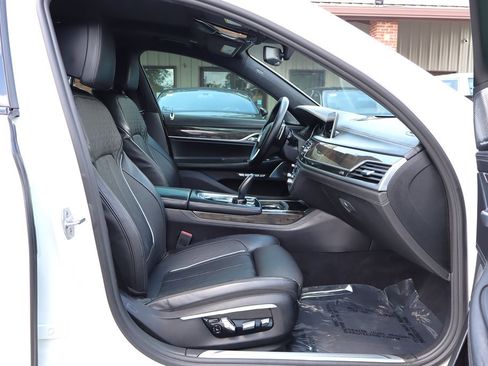 Used 2016 BMW 750i xDrive AWD/4WD image 23