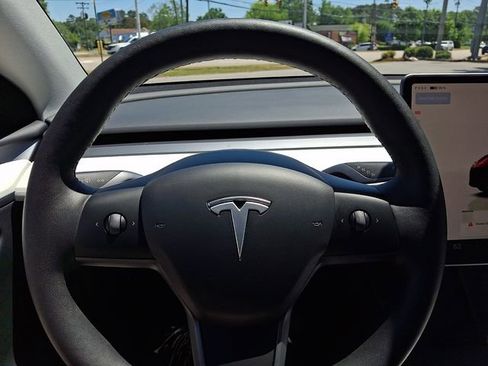 Used 2024 Tesla Model Y Long Range AWD/4WD image 21