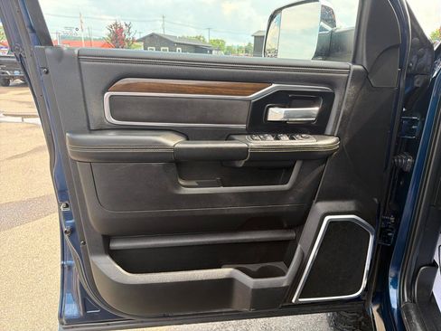 Used 2022 RAM 2500 Laramie AWD/4WD image 8