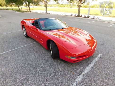 Used 2004 Chevrolet Corvette Convertible w/ Preferred Equipment Group RWD image 8