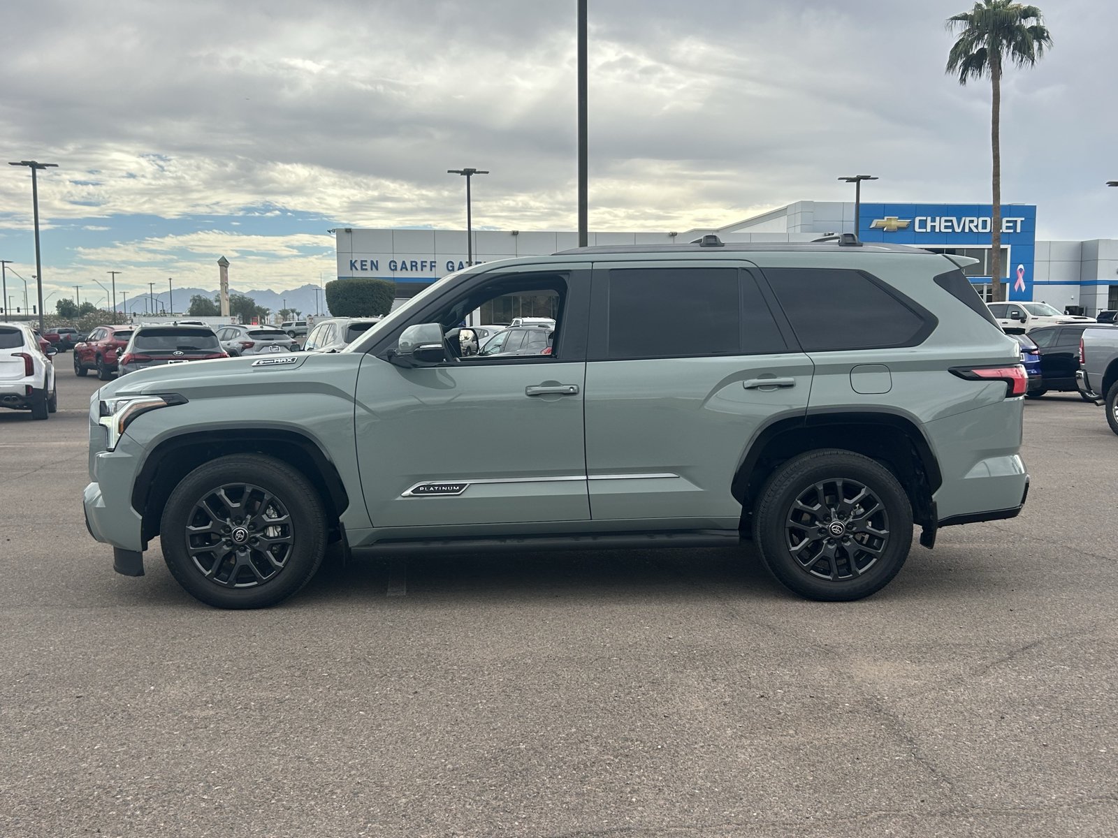 Used 2025 Toyota Sequoia Platinum AWD/4WD image 2