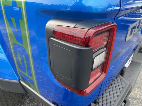 Used 2023 Jeep Gladiator Overland w/ Popular Equipment Package image 11