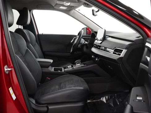 Used 2023 Mitsubishi Outlander SE AWD/4WD image 11