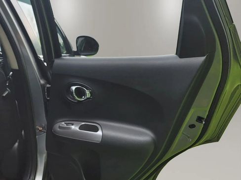 Used 2011 Nissan Juke SV FWD image 15