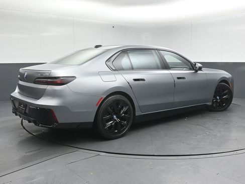 Used 2023 BMW i7 xDrive60 image 7
