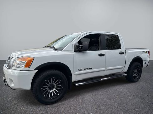 Used 2015 Nissan Titan PRO-4X image 2