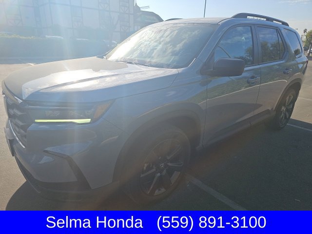 Used 2024 Honda Pilot Sport image 4