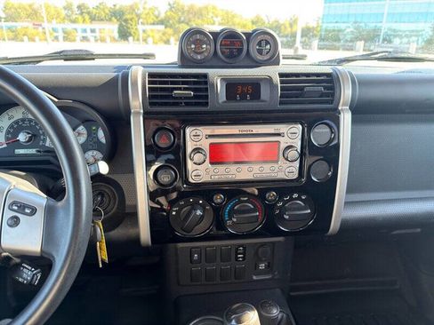 Used 2014 Toyota FJ Cruiser 4WD w/ Convenience Package image 20