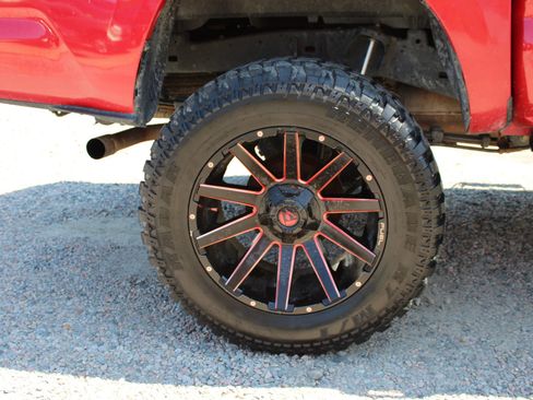 Used 2019 Toyota Tacoma SR image 25