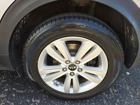 Used 2019 Kia Sportage LX image 32