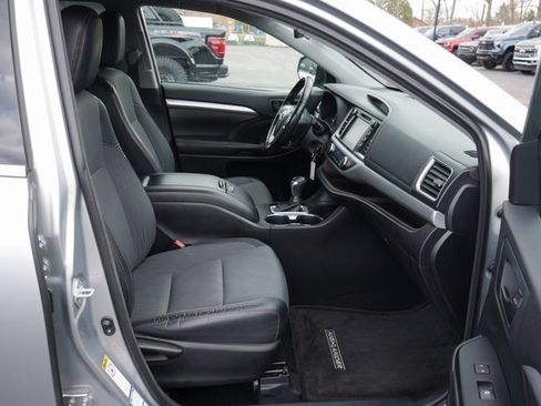 Used 2018 Toyota Highlander Plus image 24
