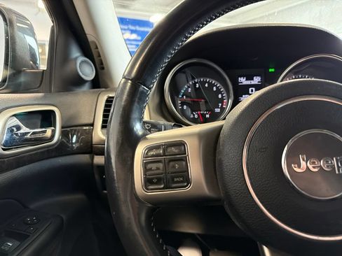 Used 2013 Jeep Grand Cherokee Laredo AWD/4WD image 11