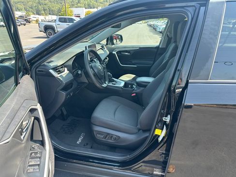 Used 2023 Toyota RAV4 XLE AWD/4WD image 13