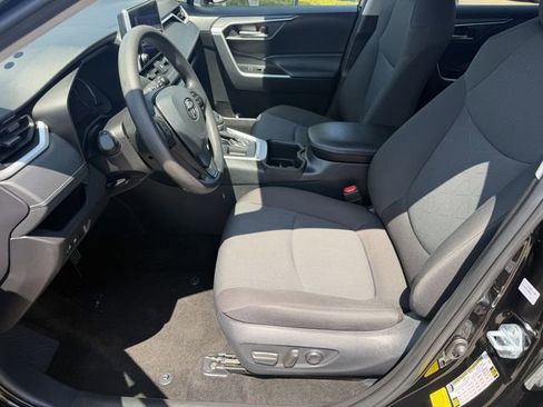 Certified 2025 Toyota RAV4 XLE FWD image 19