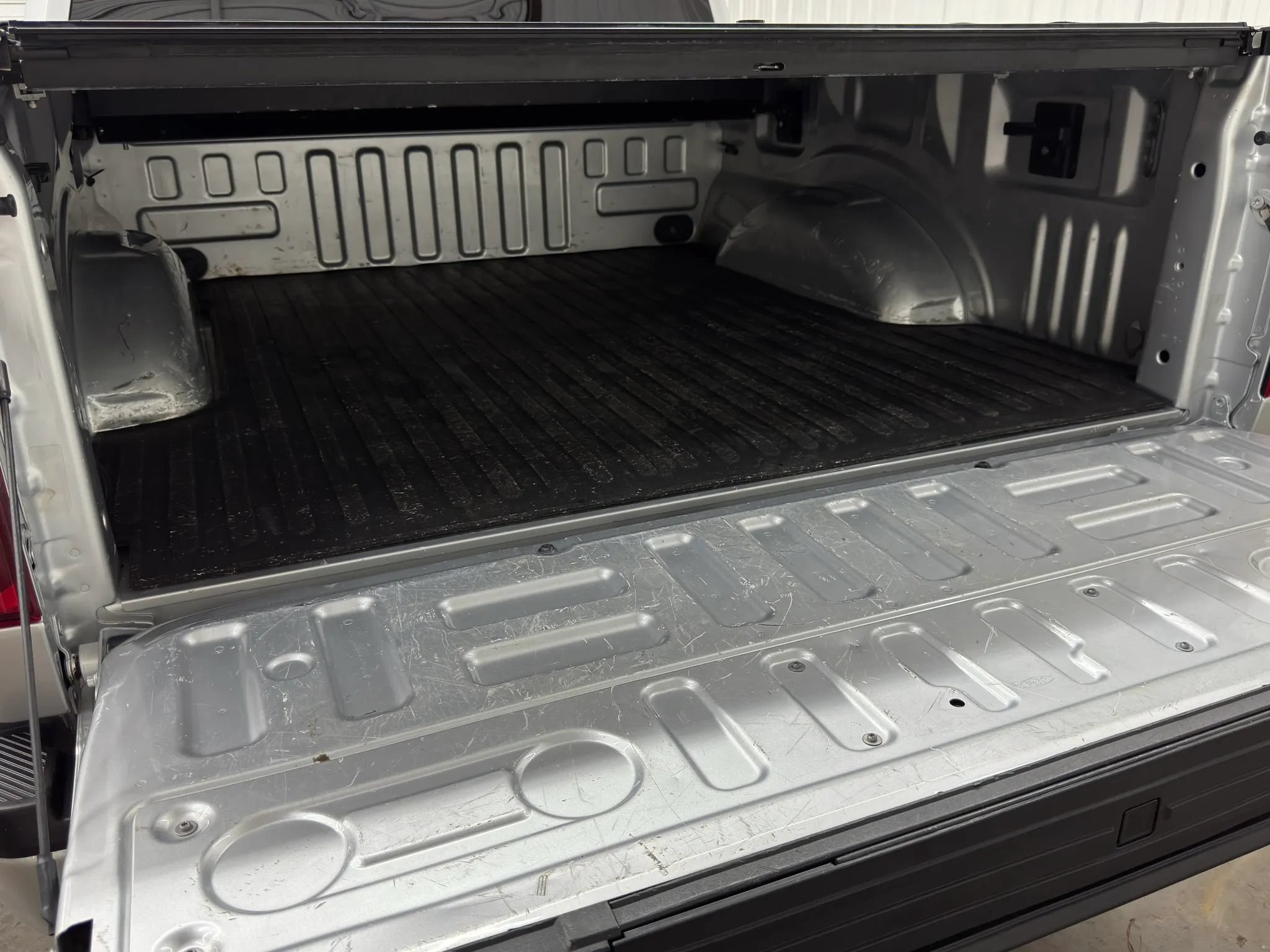 Used 2018 Ford F150 Platinum w/ Equipment Group 701A Luxury AWD/4WD image 5