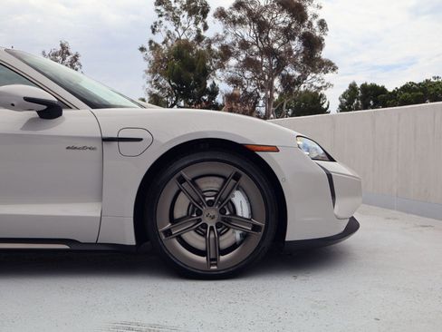 Certified 2025 Porsche Taycan Turbo AWD/4WD image 11