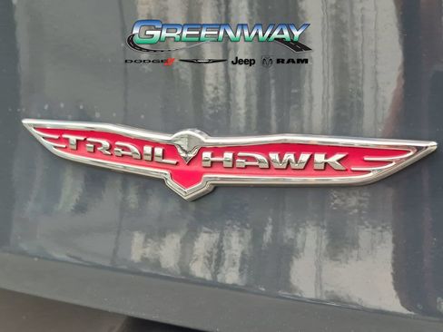 Used 2016 Jeep Cherokee Trailhawk w/ Leather Interior Group AWD/4WD image 8
