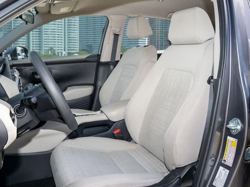 Certified 2023 Honda HR-V LX image 17
