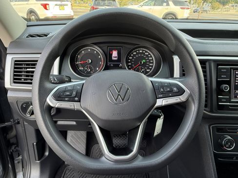 Used 2021 Volkswagen Atlas S image 30