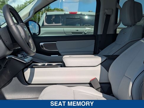 New 2026 Ford Expedition Platinum w/ Platinum Ultimate Package AWD/4WD image 25