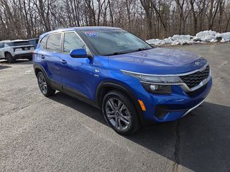 Used 2021 Kia Seltos LX video 1