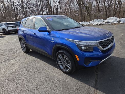 Used 2021 Kia Seltos LX image 1