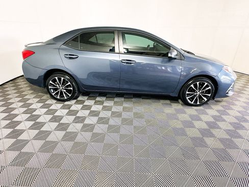 Used 2019 Toyota Corolla SE FWD image 2