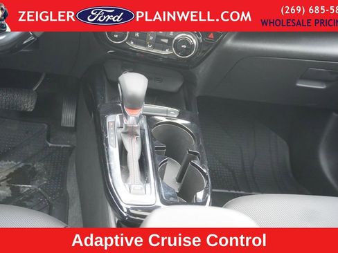 Used 2025 Chevrolet Trax RS w/ Sunroof Package image 16