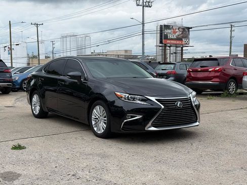 Used 2017 Lexus ES 350 w/ Premium Package FWD image 4