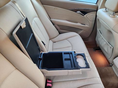 Used 2009 Mercedes-Benz E 350 Sedan image 30