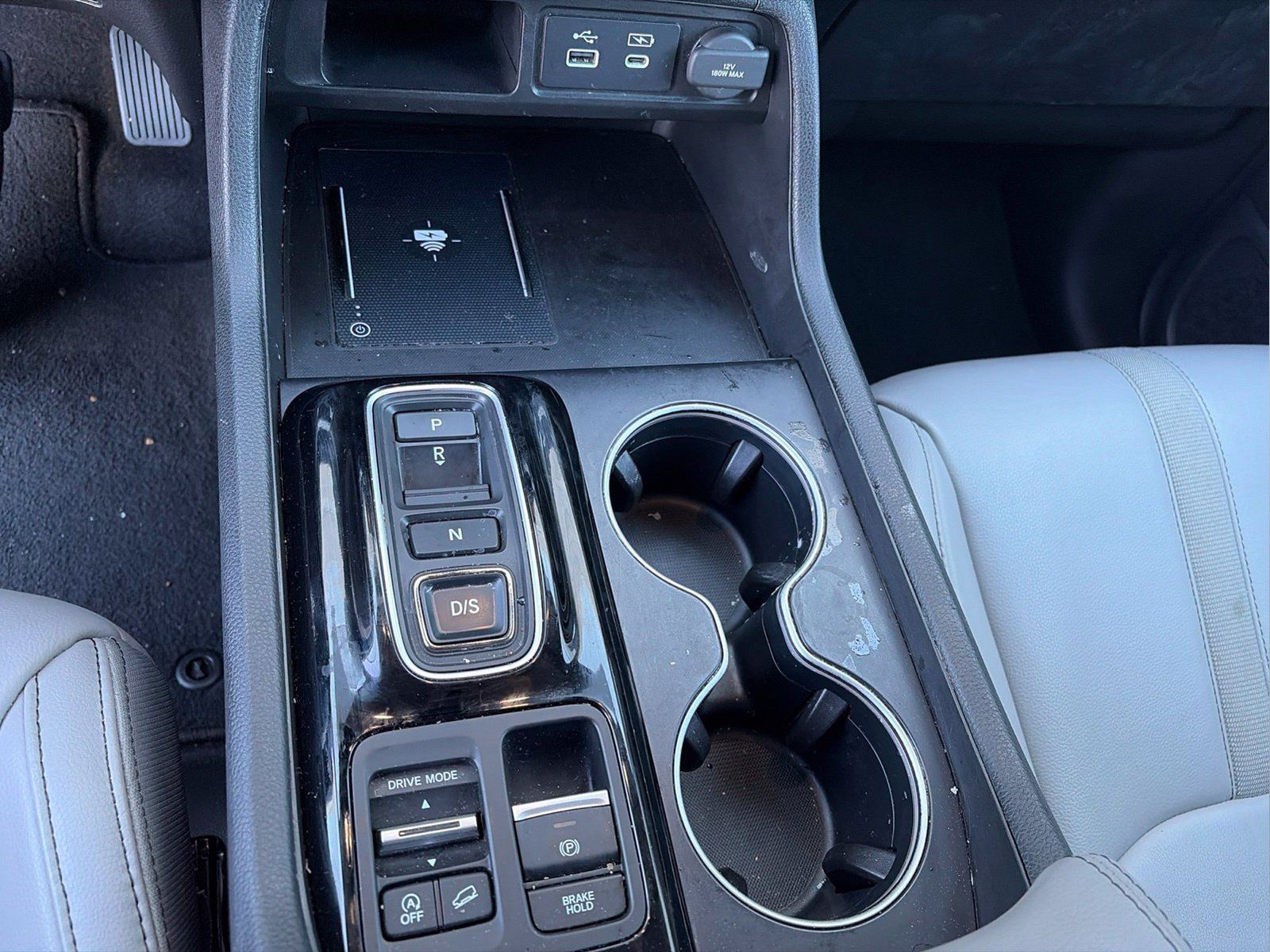 Used 2023 Honda Pilot Touring image 9